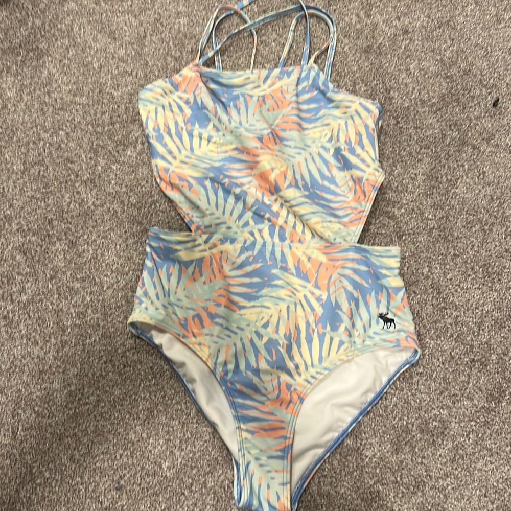 Cut out girls bathing suit